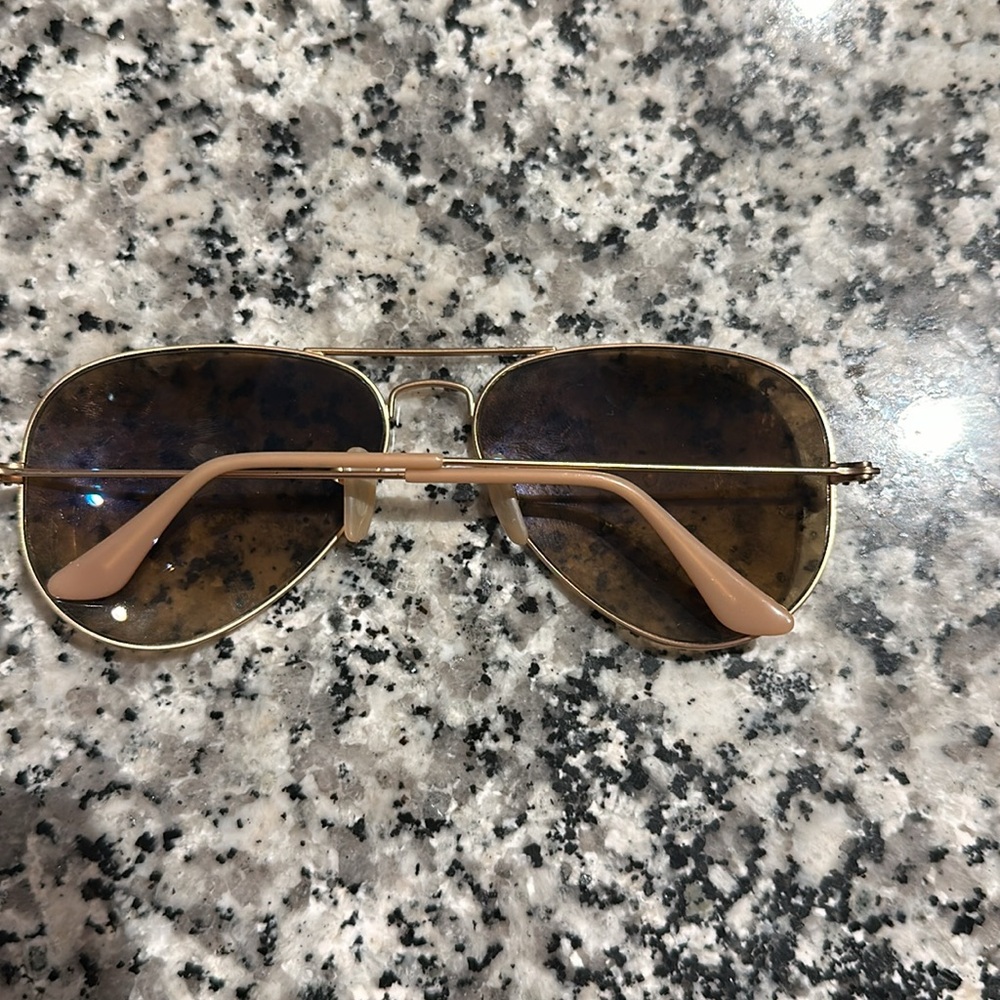 Ray-Ban sunglasses - Picture 3 of 5